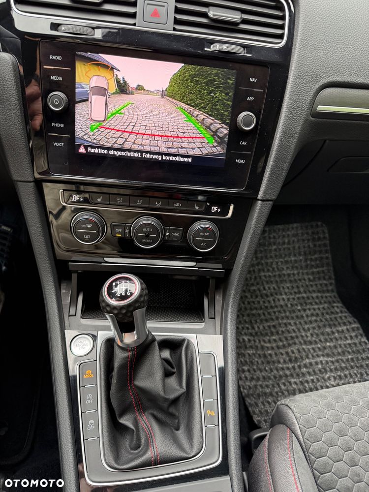 Volkswagen Golf - 25