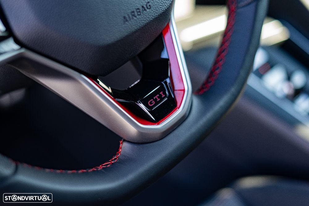 VW Golf 2.0 TSI GTI DSG - 11