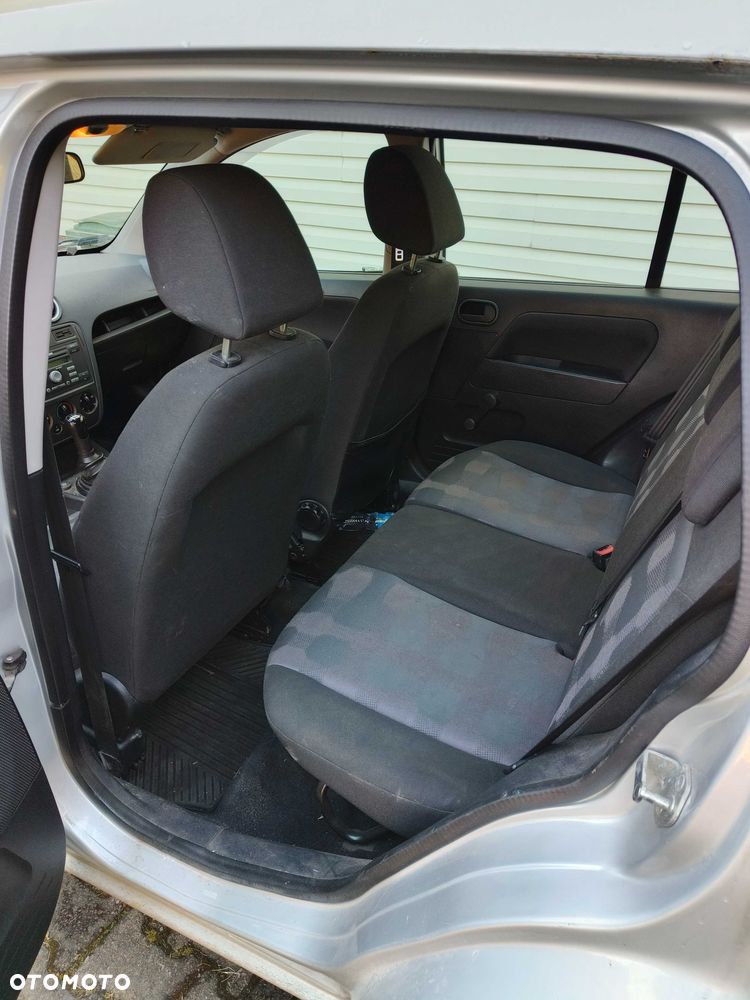 Ford Fusion - 5
