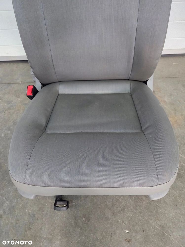 VW T5 T6 fotel kierowcy przód ROBUST - 3