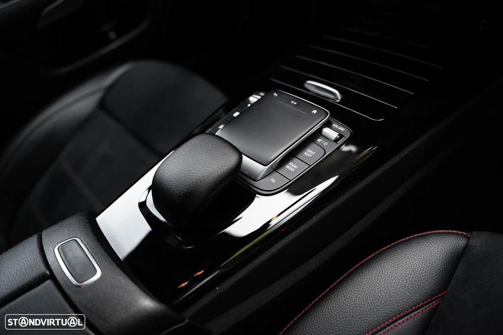 Mercedes-Benz CLA 200 d Shooting Brake AMG Line Aut. - 42