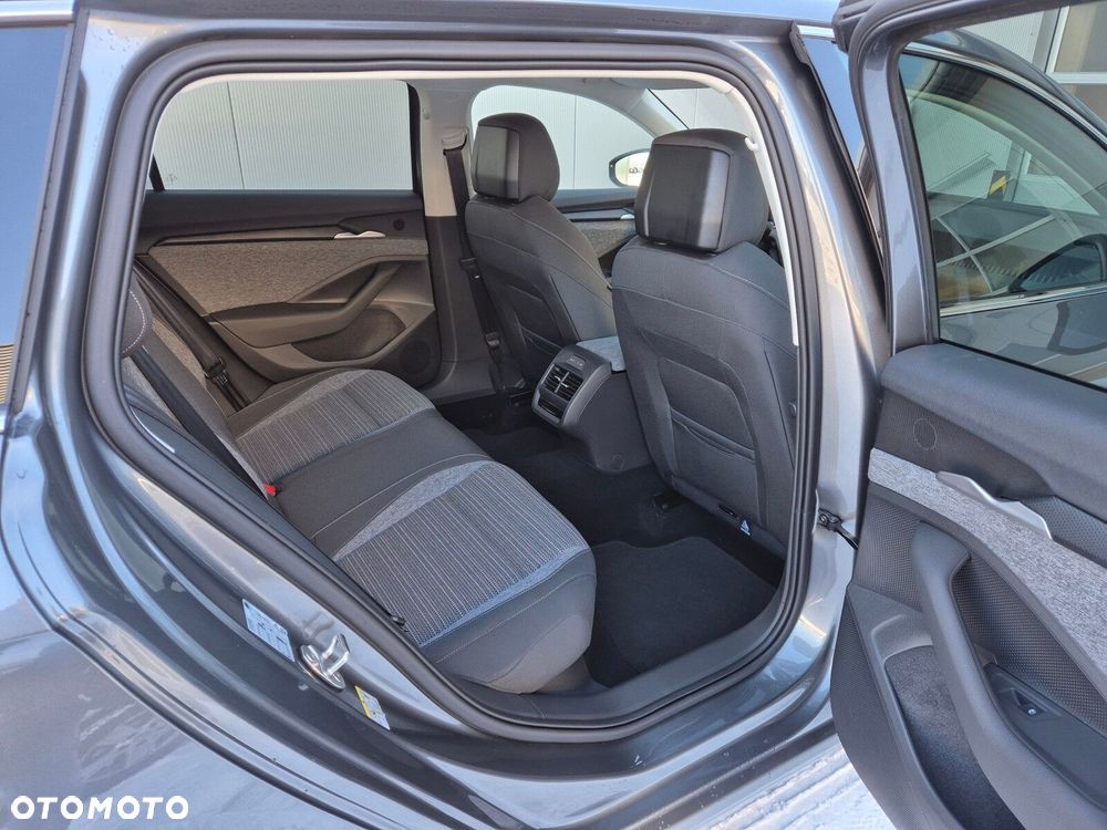 Skoda Superb 2.0 TDI SCR Selection DSG - 11