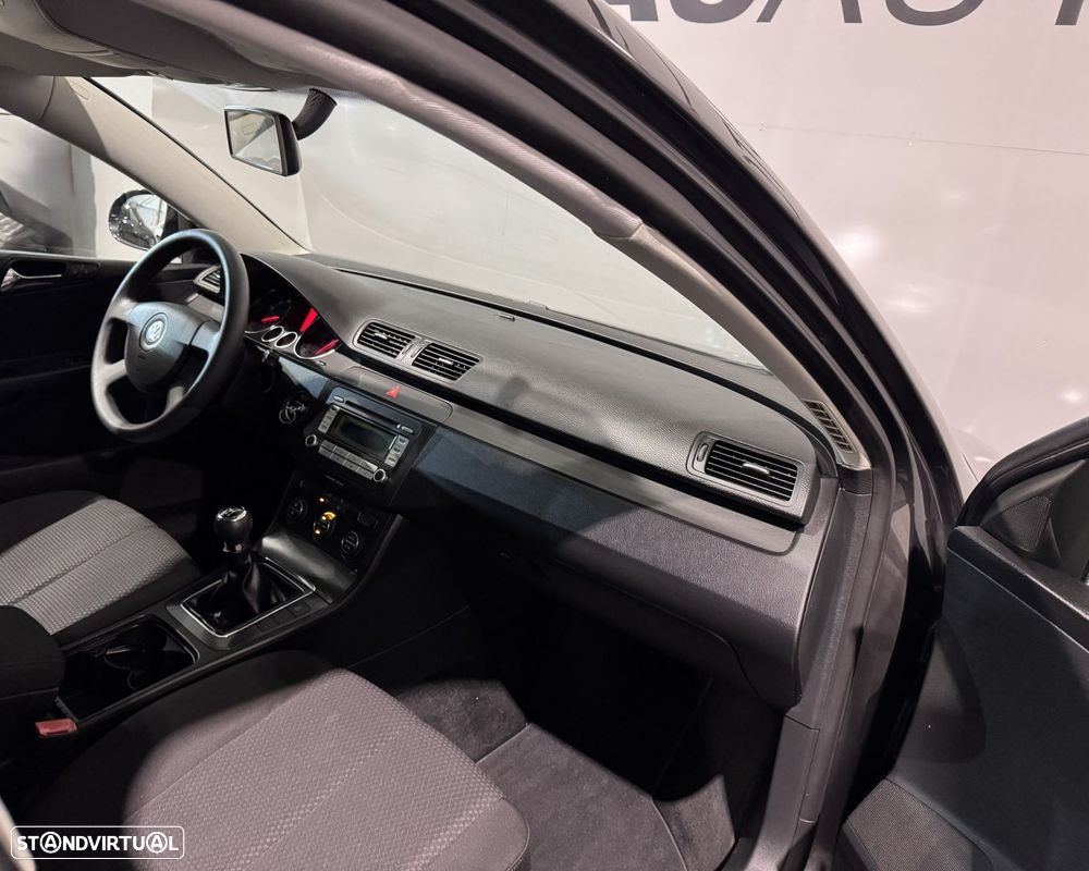 VW Passat Variant 1.6 FSi Trendline - 26