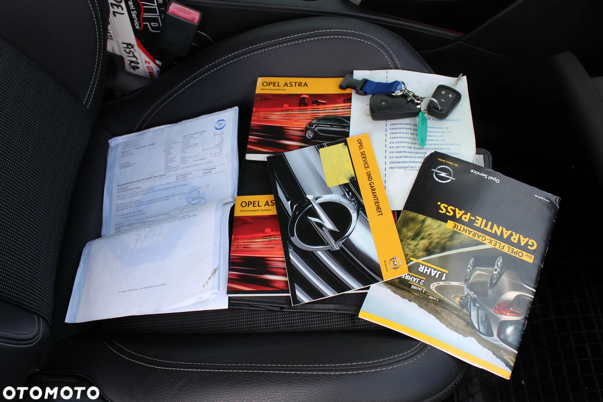 Opel Astra IV GTC 2.0 CDTI Sport S&S - 23