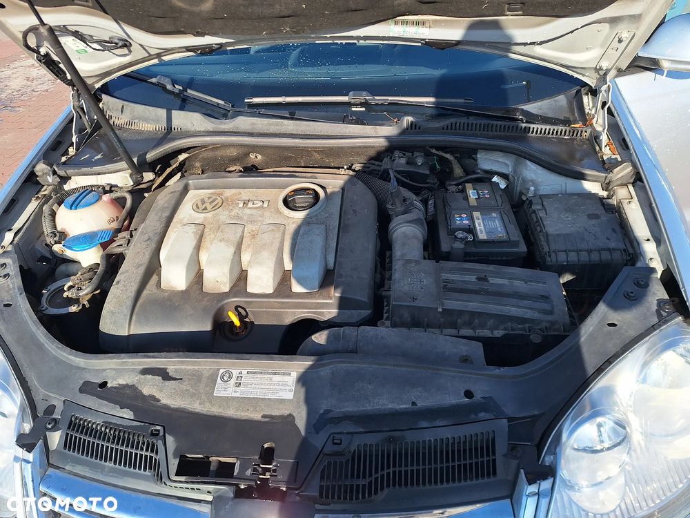 Volkswagen Jetta 1.9 TDI Trendline - 17