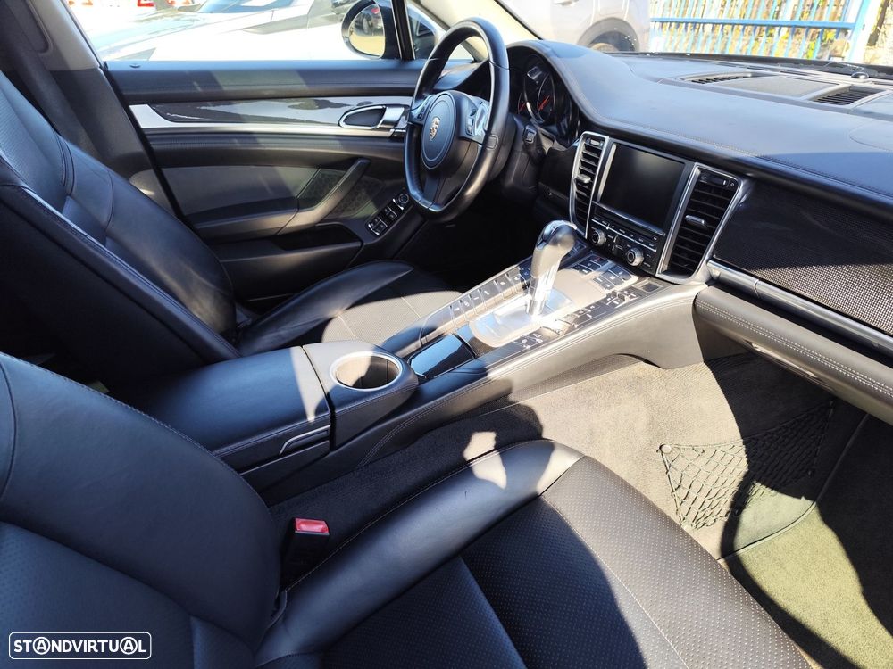 Porsche Panamera - 23