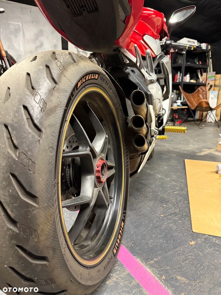 MV AGUSTA F3 - 4