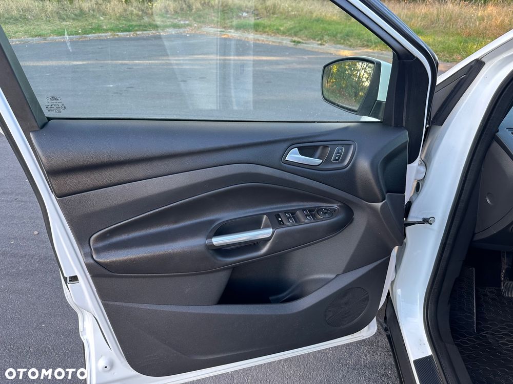 Ford Kuga - 10