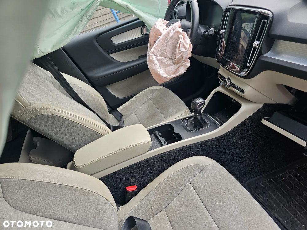 Volvo XC 40 D3 Momentum - 14