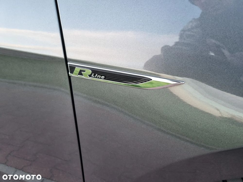 Volkswagen Golf 2.0 TDI SCR DSG R-Line - 24