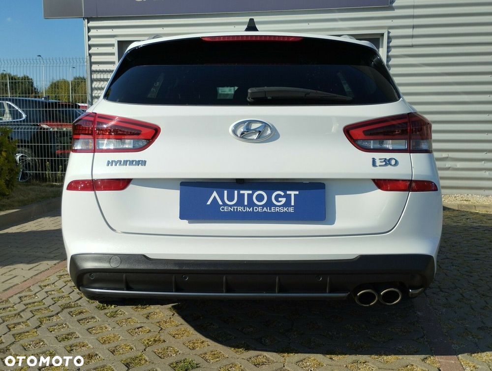 Hyundai i30 1.5 T-GDI 48V Executive DCT - 24