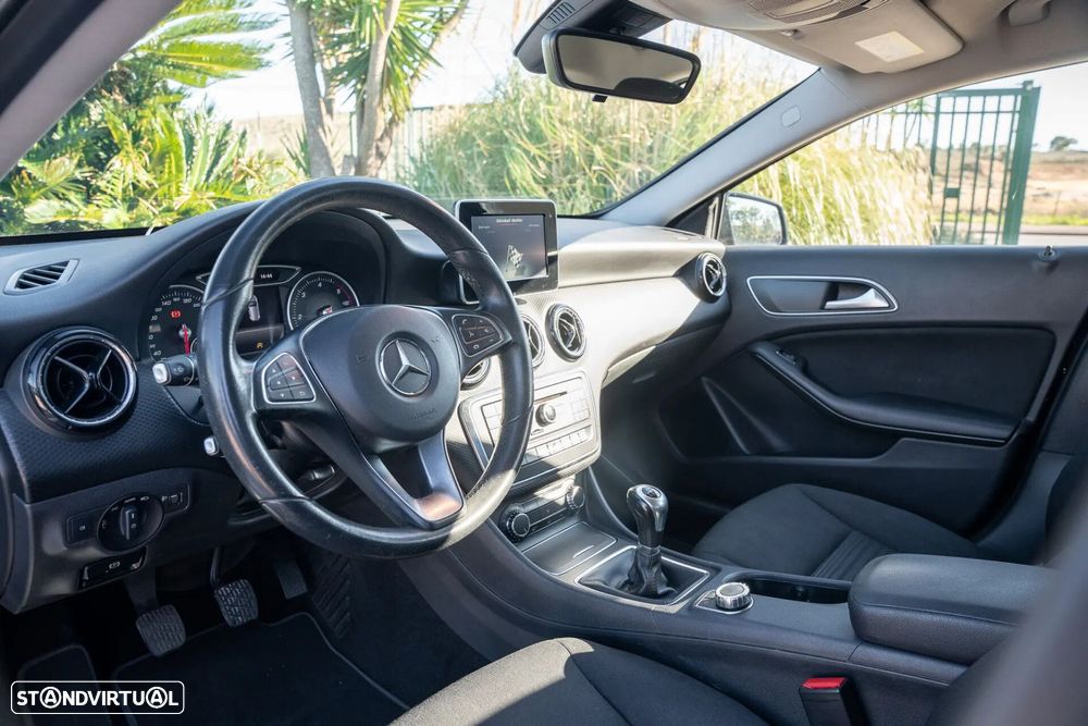 Mercedes-Benz A 180 d Fleet Pack Urban - 13