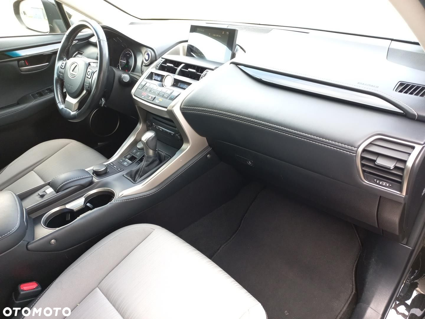 Lexus NX - 14
