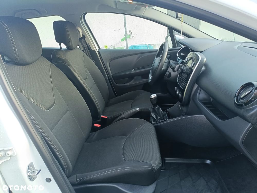Renault Clio - 10