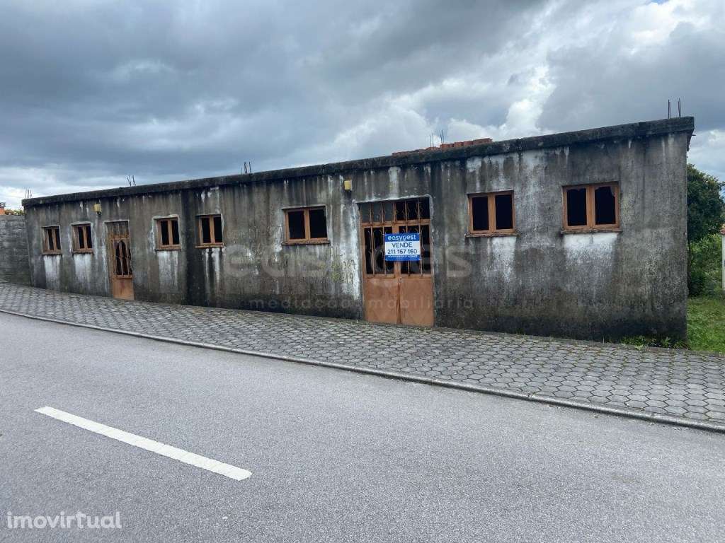 Terreno com 900m² e Armazém com Vista Serra da Estrela e Excelente ... - Grande imagem: 2/15