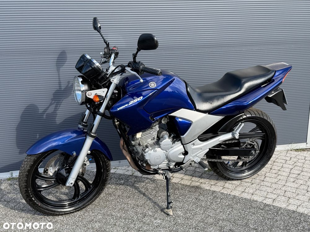 Yamaha YBR - 16