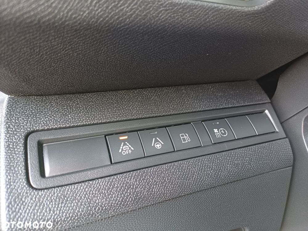 Peugeot 3008 1.6 PureTech HYbrid GT Line S&S EAT8 - 27