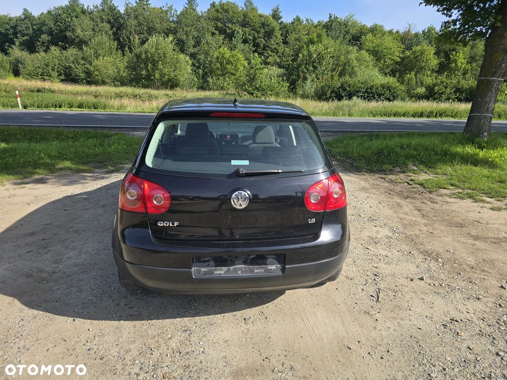 Volkswagen Golf 1.6 FSI United - 4