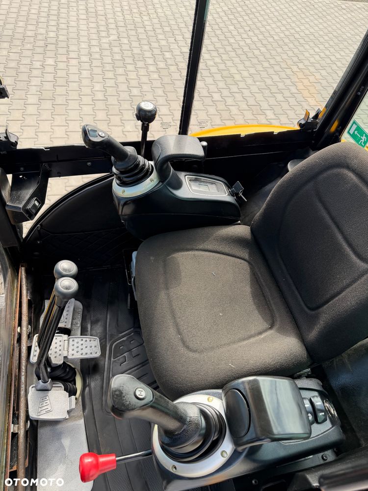 JCB 8026 - 14