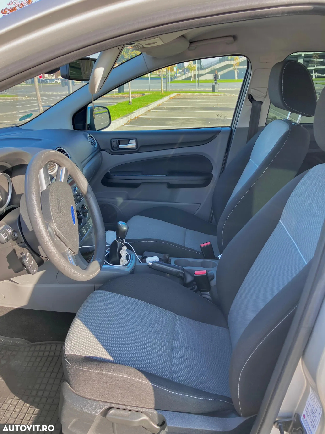 Ford Focus 1.6 TDCi DPF Ambiente - 12