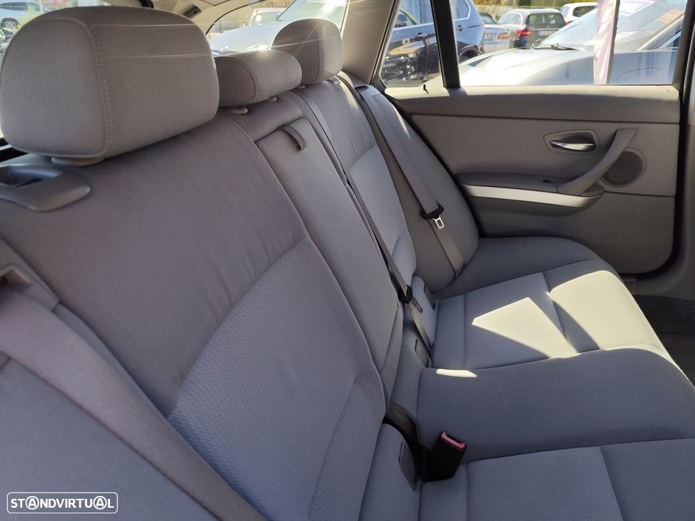 BMW 316 d Touring - 21