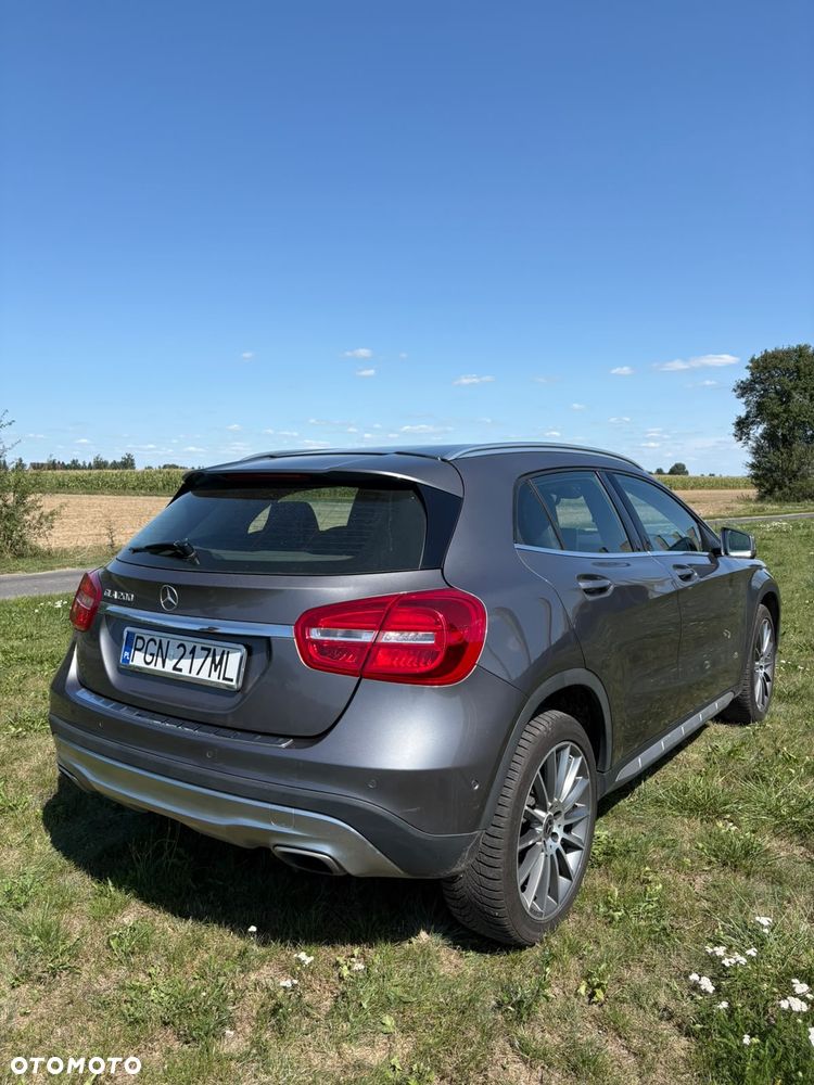Mercedes-Benz GLA 200 7G-DCT - 6