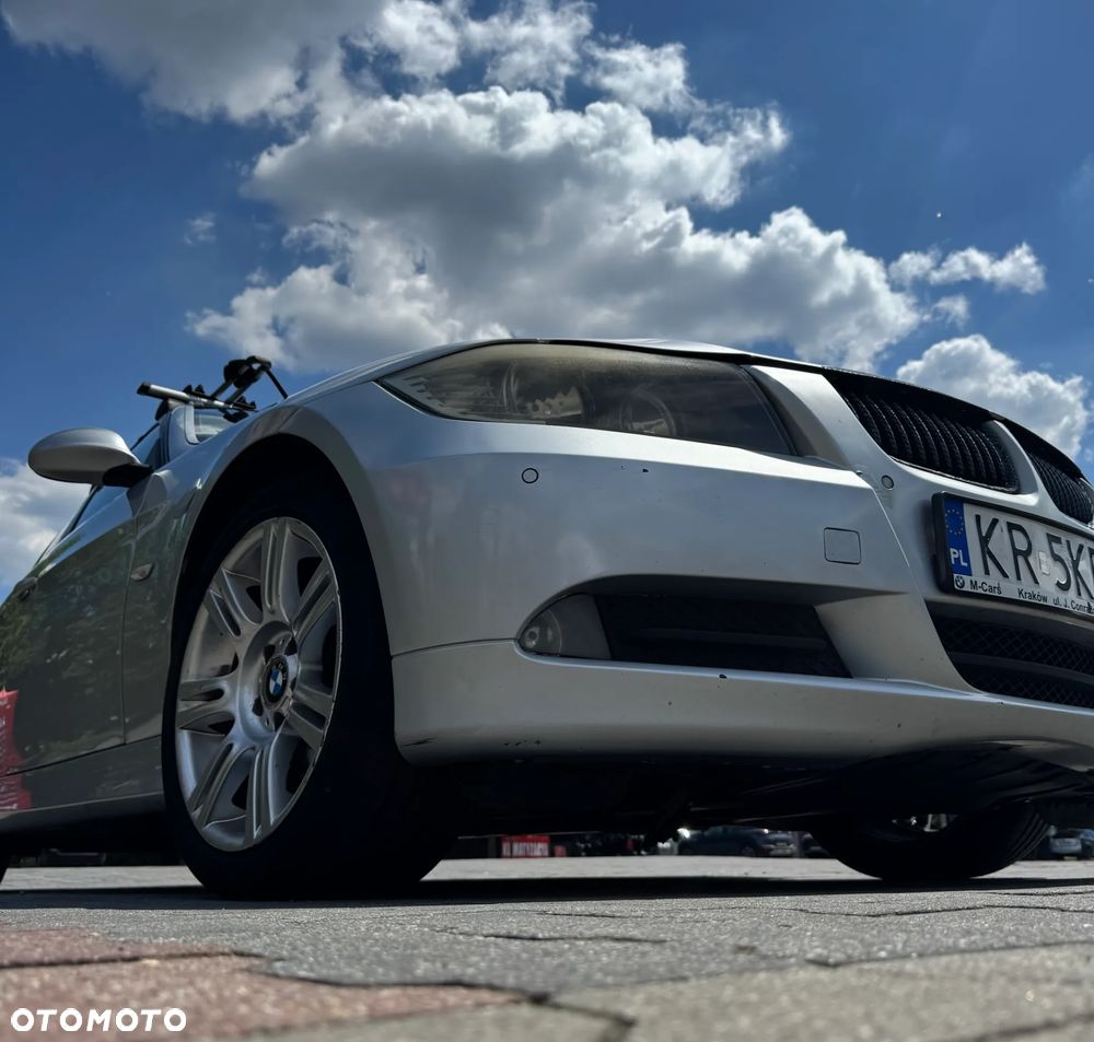 BMW Seria 3 320d DPF Touring - 11