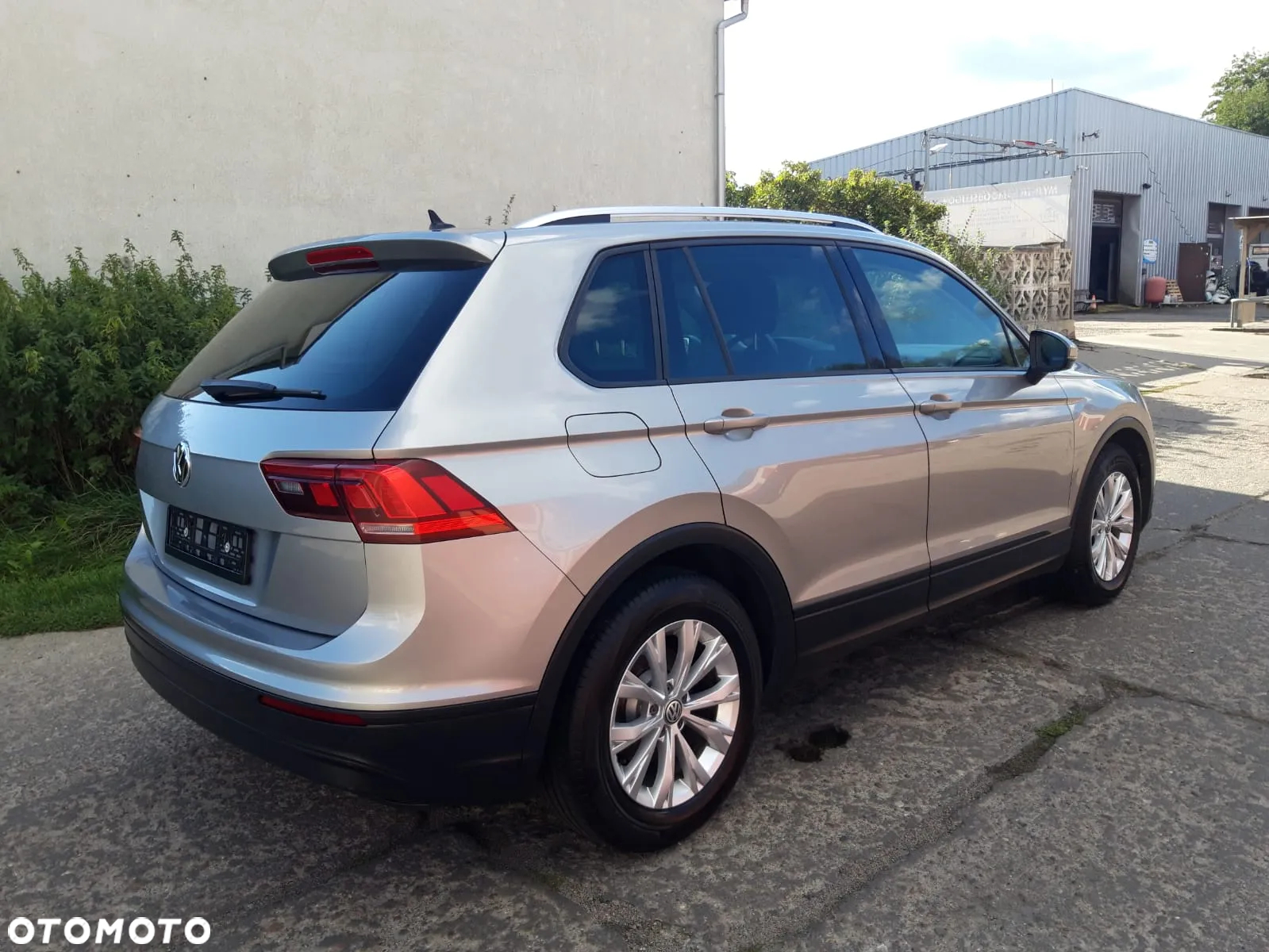 Volkswagen Tiguan - 6