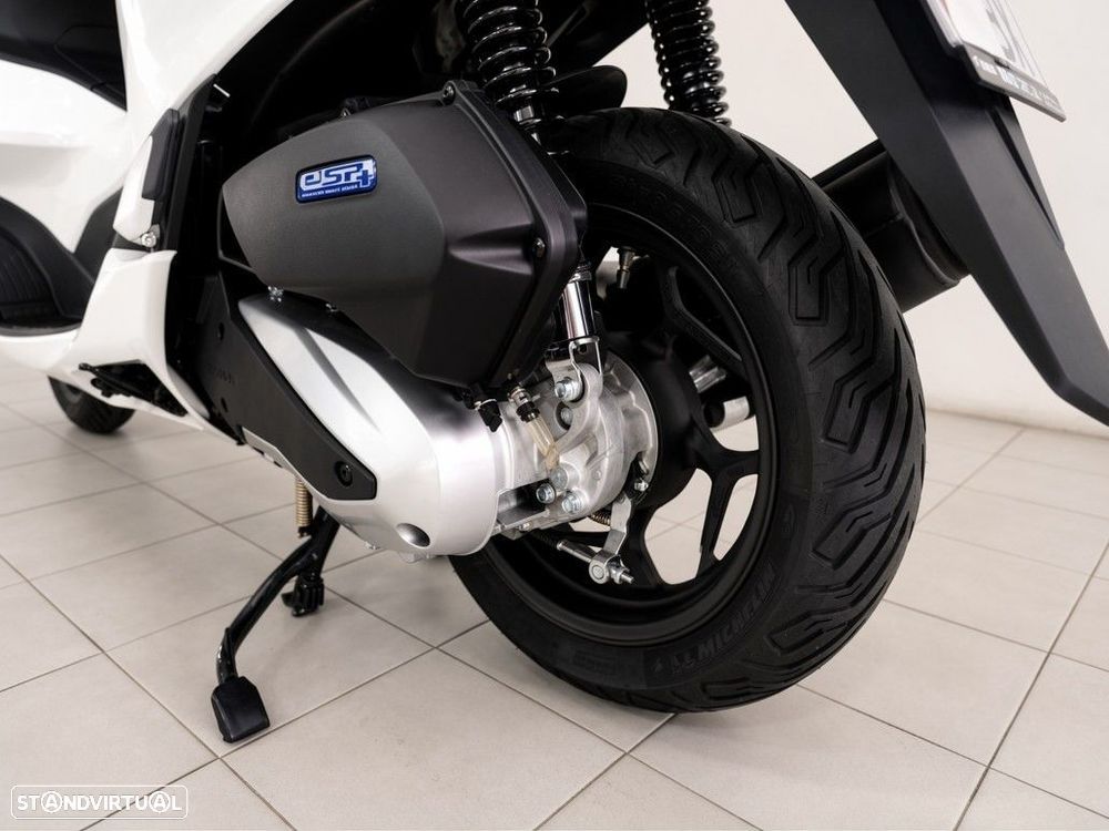 Honda PCX125 Top Case - 16