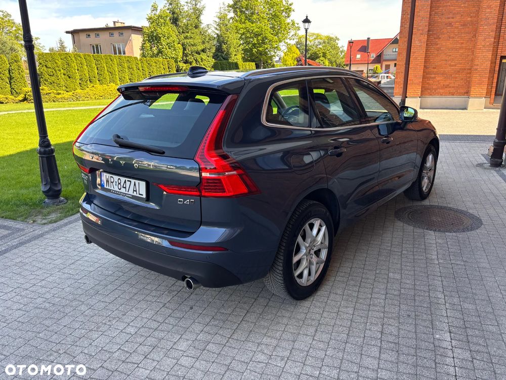 Volvo XC 60 D4 AWD Momentum - 4