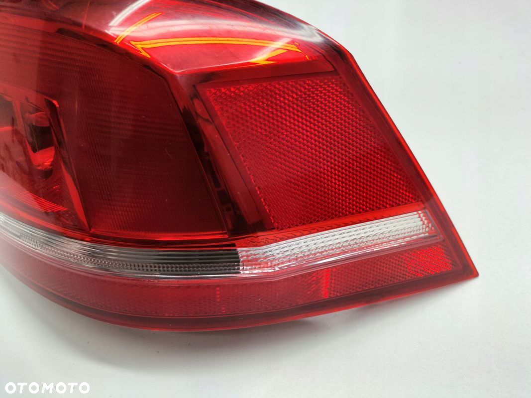 LAMPA PRAWY TYŁ PRAWA TYLNA 3AE945096F VW PASSAT B7 SEDAN - 2