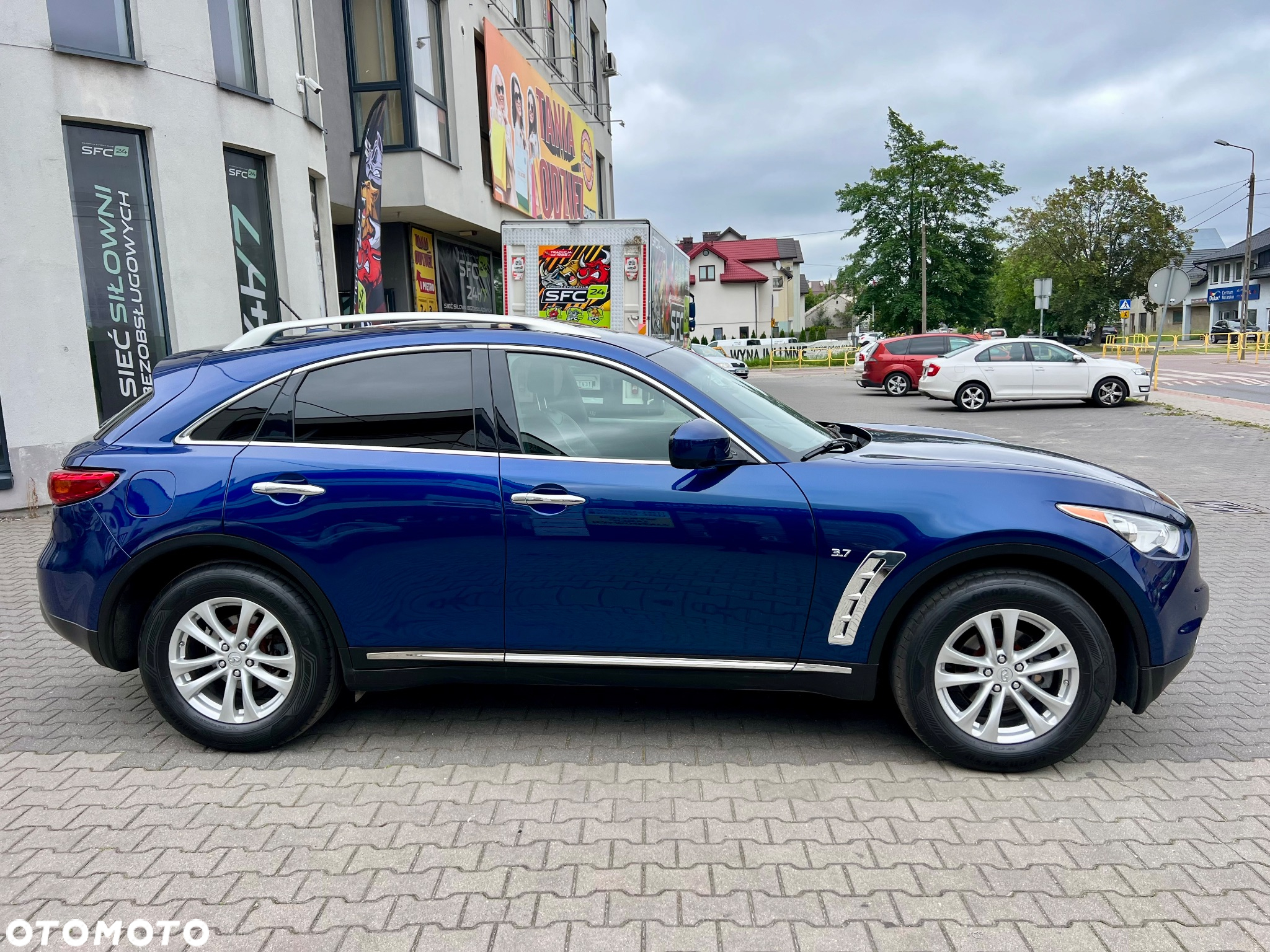 Infiniti QX70 3.7 AWD S Premium - 6