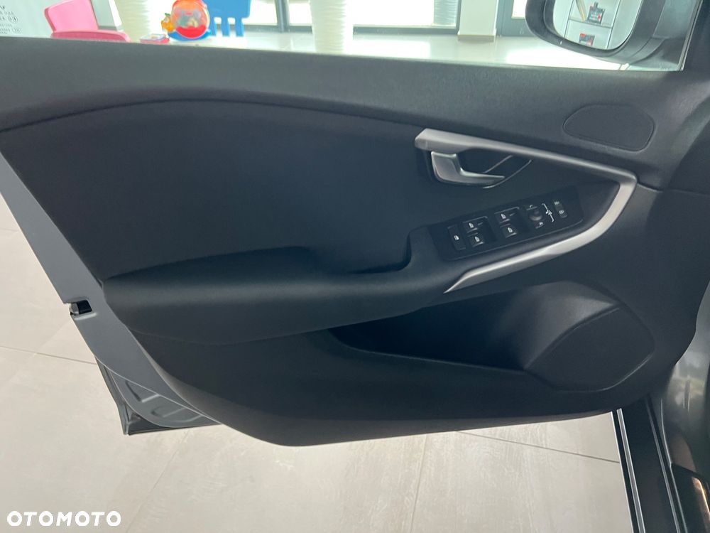 Volvo V40 - 24