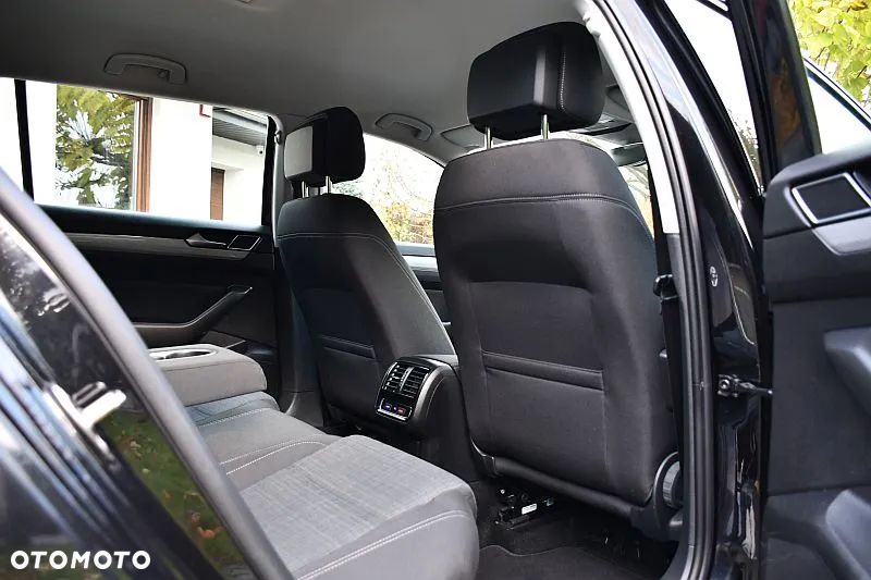 Volkswagen Passat Variant 1.5 TSI OPF DSG Highline - 22