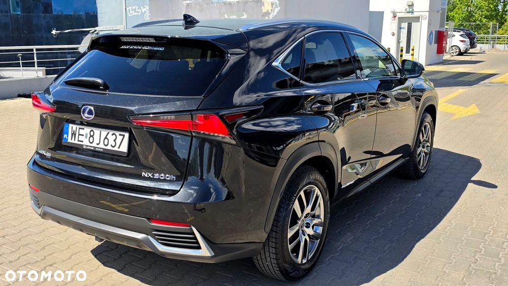 Lexus NX 300h Prestige AWD - 8