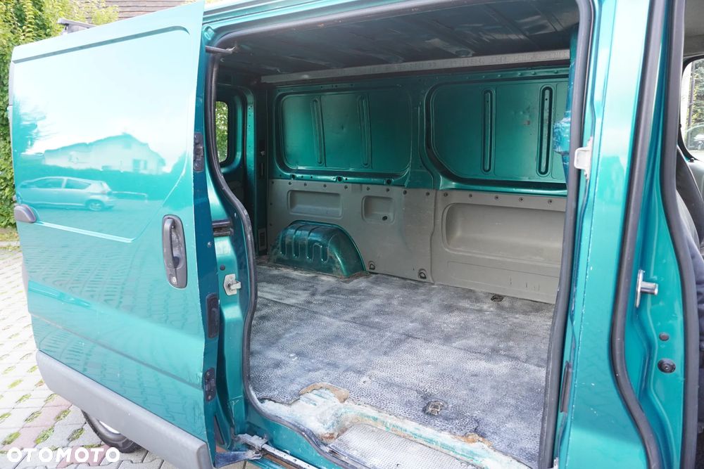 Renault TRAFIC - 24