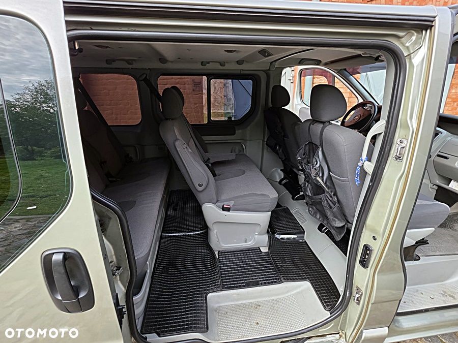 Opel Vivaro - 11