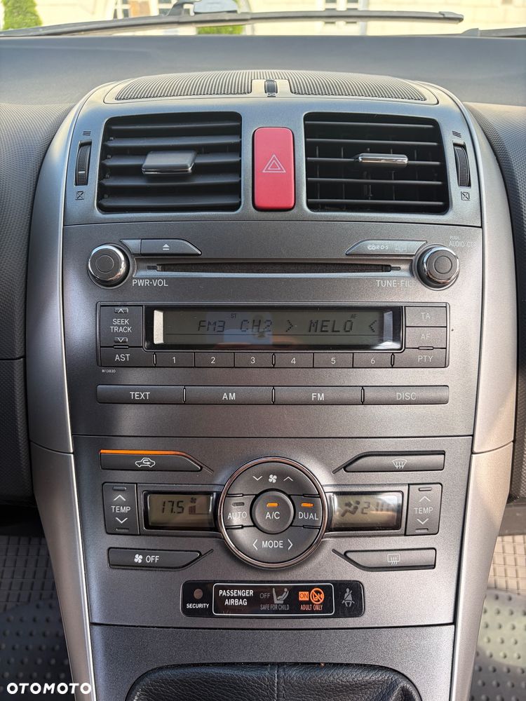Toyota Auris 1.6 Luna - 24