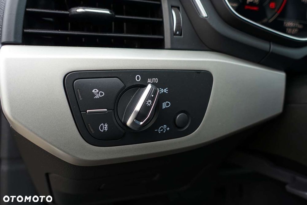 Audi A4 Limousine - 18