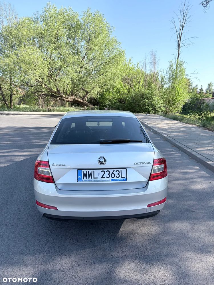 Skoda Octavia 1.6 TDI Ambition DSG - 2