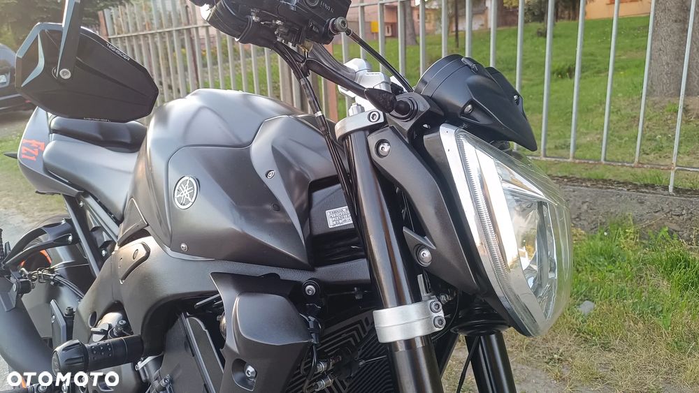Yamaha FZ - 8
