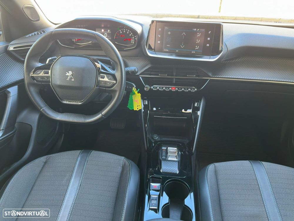 Peugeot 2008 1.2 PureTech Allure EAT8 - 7