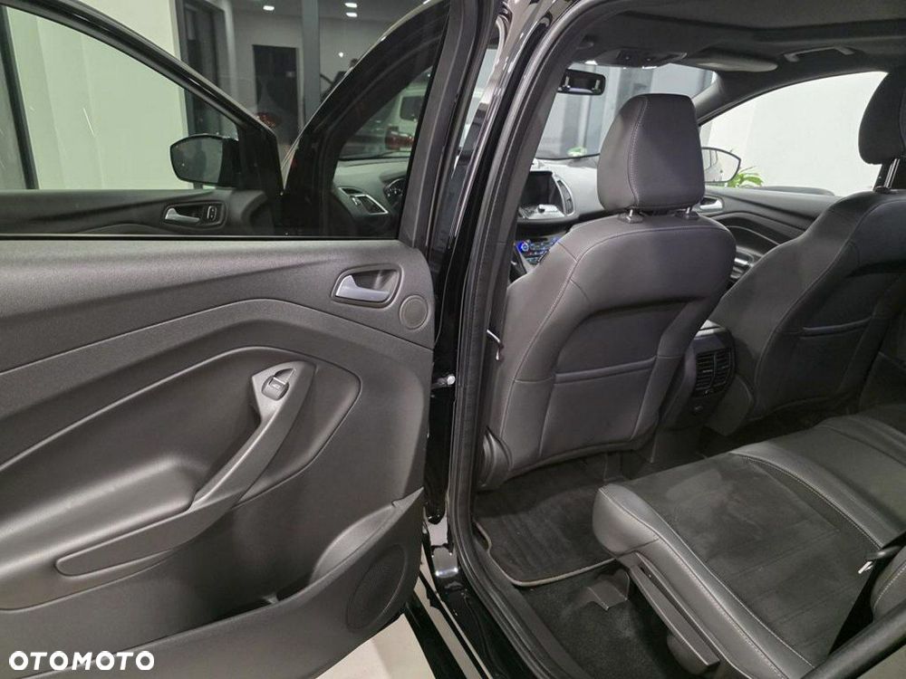 Ford Kuga 2.0 TDCi 4x2 ST-Line - 15