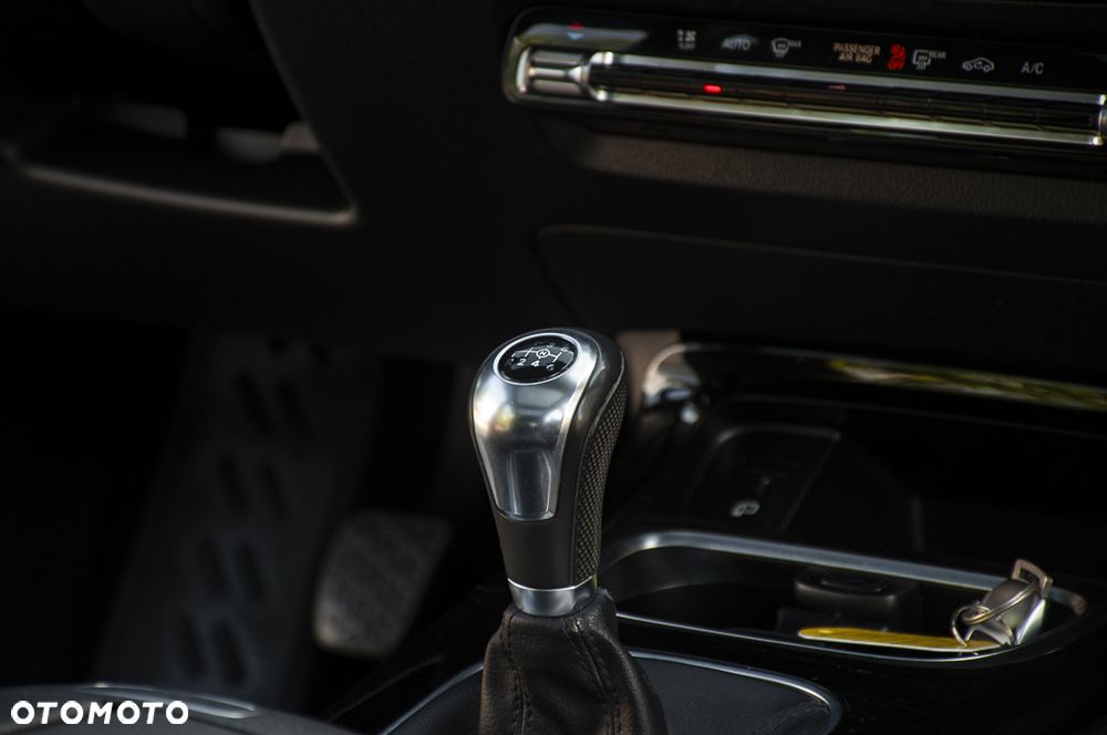 Mercedes-Benz Klasa B 180 Edition 2020 - 21