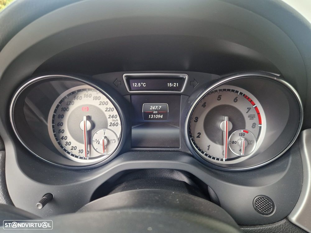 Mercedes-Benz CLA 180 Standard - 12