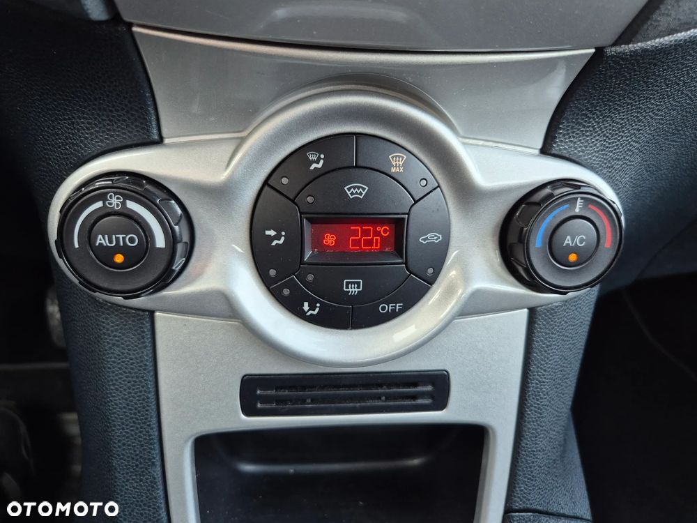 Ford Fiesta 1.4 Titanium EU5 - 11