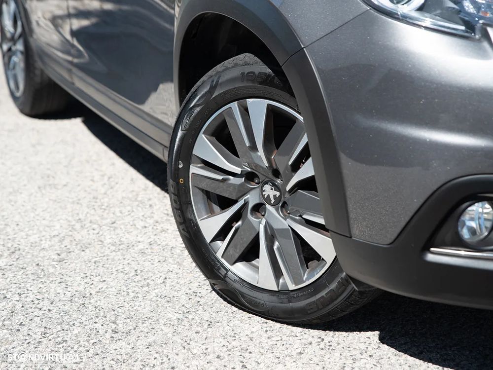 Peugeot 2008 1.2 PureTech Allure EAT6 - 8