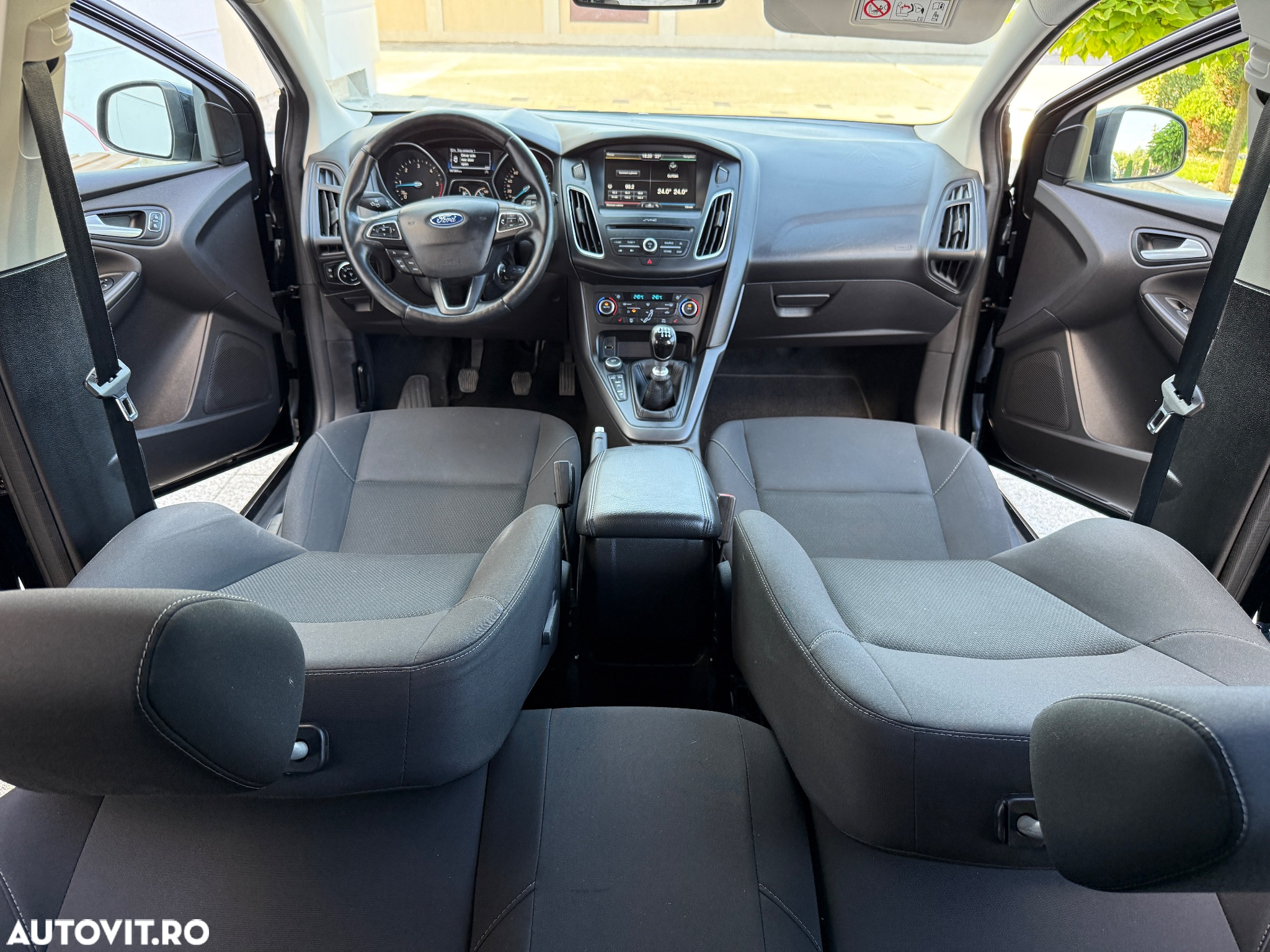 Ford Focus - 8