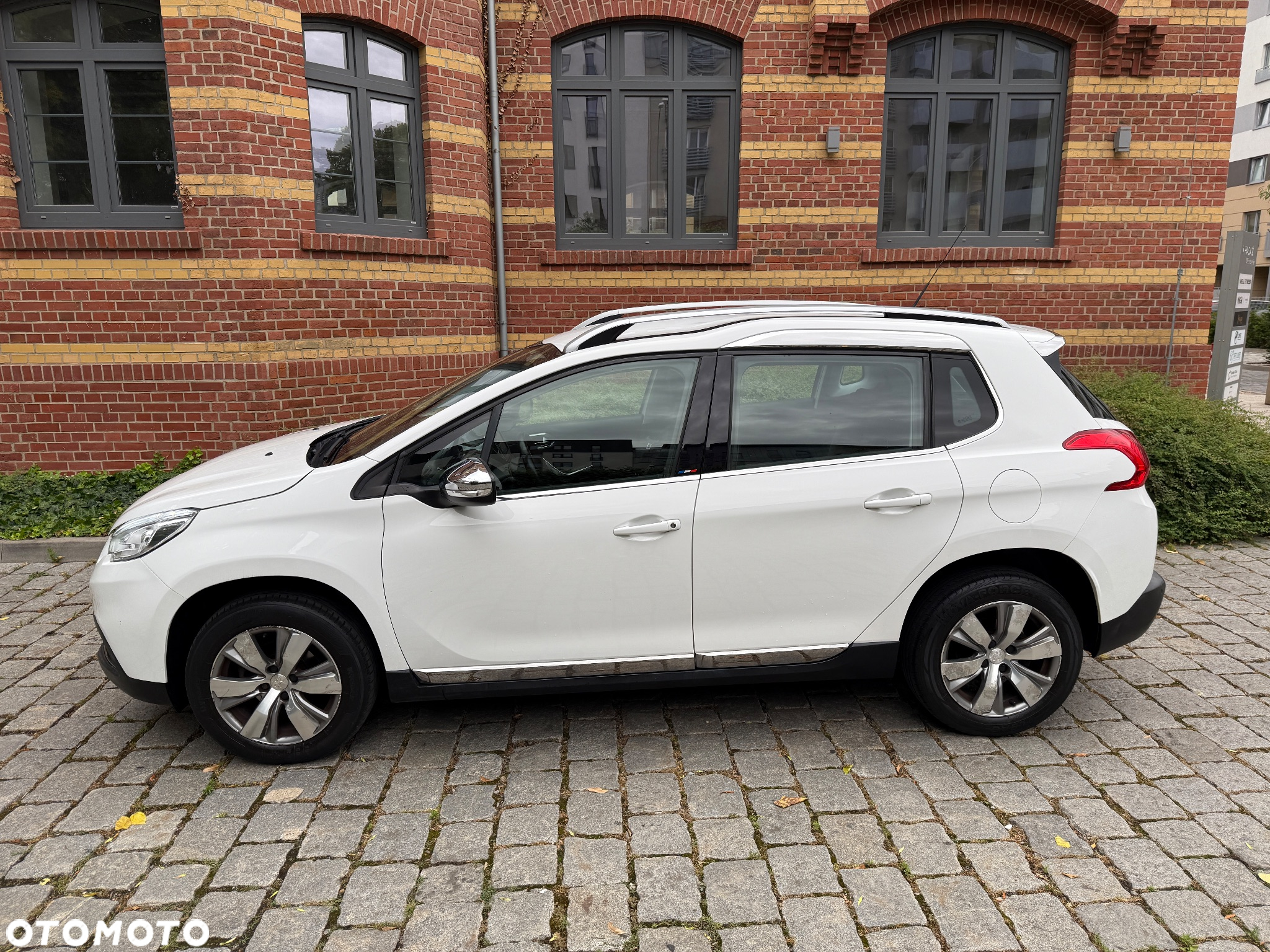 Peugeot 2008 1.6 BlueHDi Allure - 2