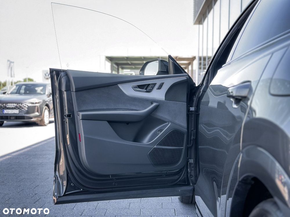 Audi Q8 - 16